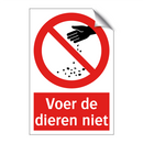 Voer de dieren niet