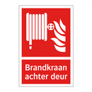 Brandkraan achter deur