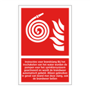 Instructies voor brandslang Bij het inschakelen van het water worden de pompen voor het sprinklersysteem geactiveerd en wordt de brandweer automatisch gebeld. Alleen gebruiken in geval van brand met deze slang, ook de brandweer bellen
