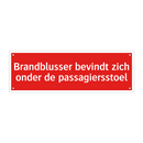 Brandblusser bevindt zich onder de passagiersstoel