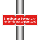 Brandblusser bevindt zich onder de passagiersstoel