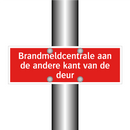 Brandmeldcentrale aan de andere kant van de deur