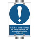 Verlaat de ruimte wanneer het alarm afgaat en het waarschuwingslicht knippert