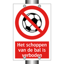 Het schoppen van de bal is verboden