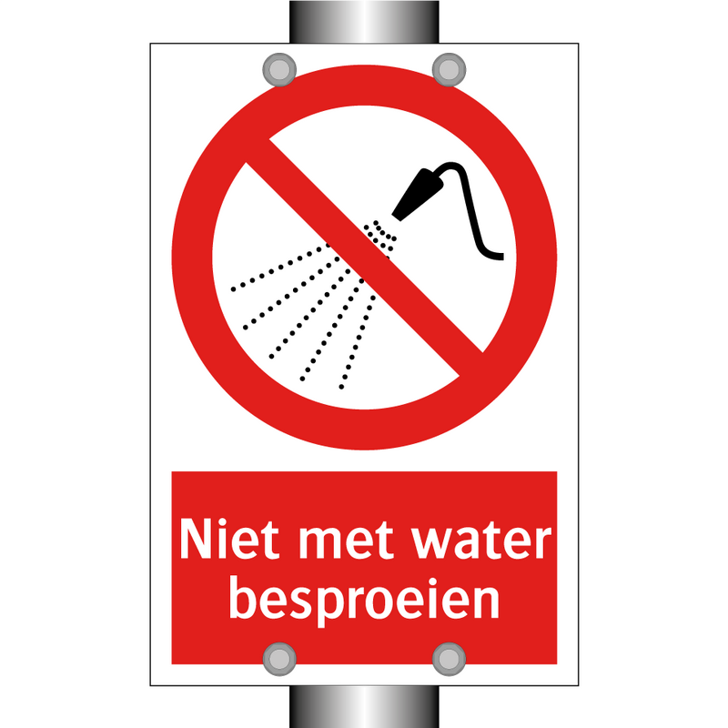 Niet met water besproeien
