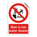 Niet in het water duwen