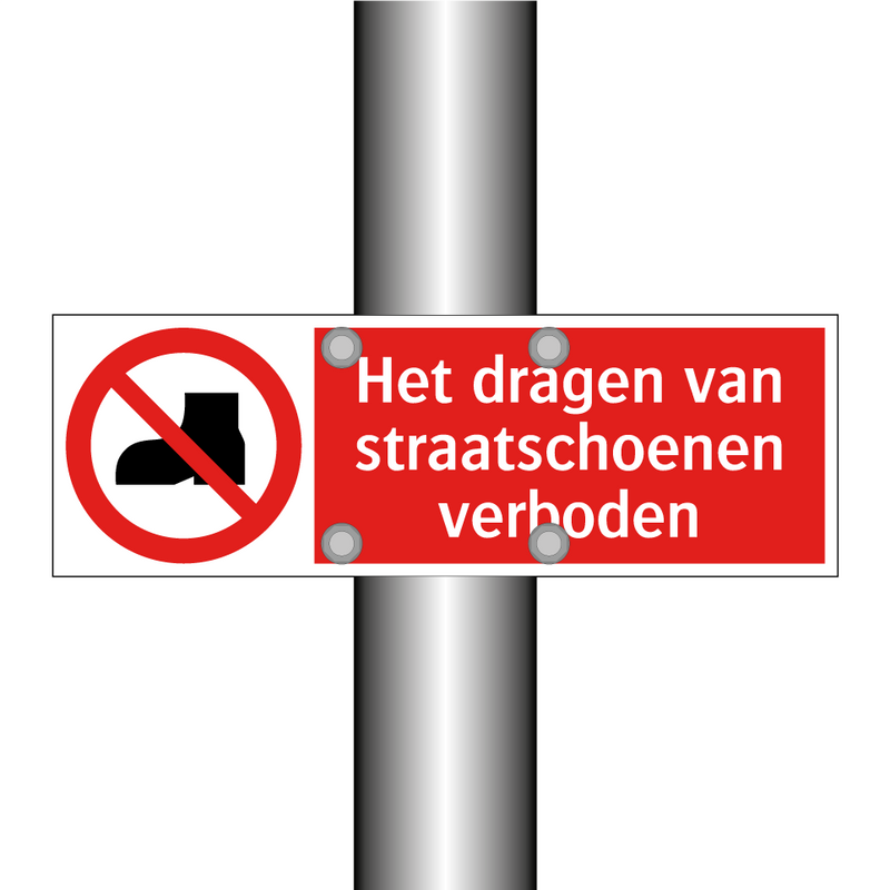 Het dragen van straatschoenen verboden