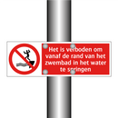 Het is verboden om vanaf de rand van het zwembad in het water te springen
