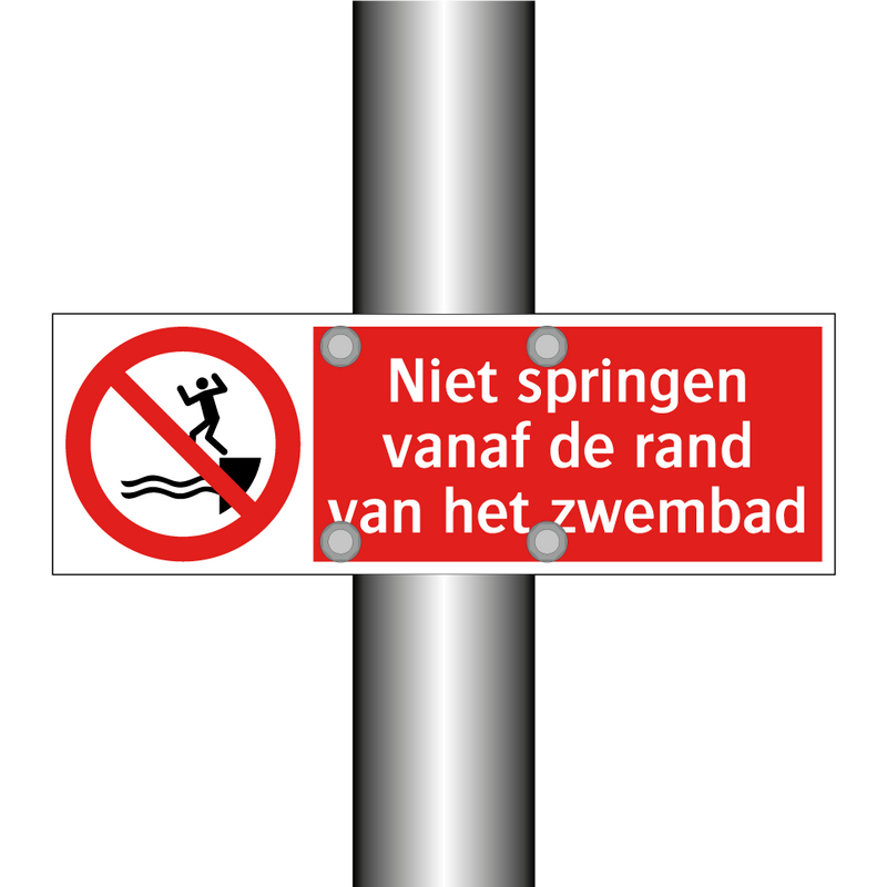Niet springen vanaf de rand van het zwembad