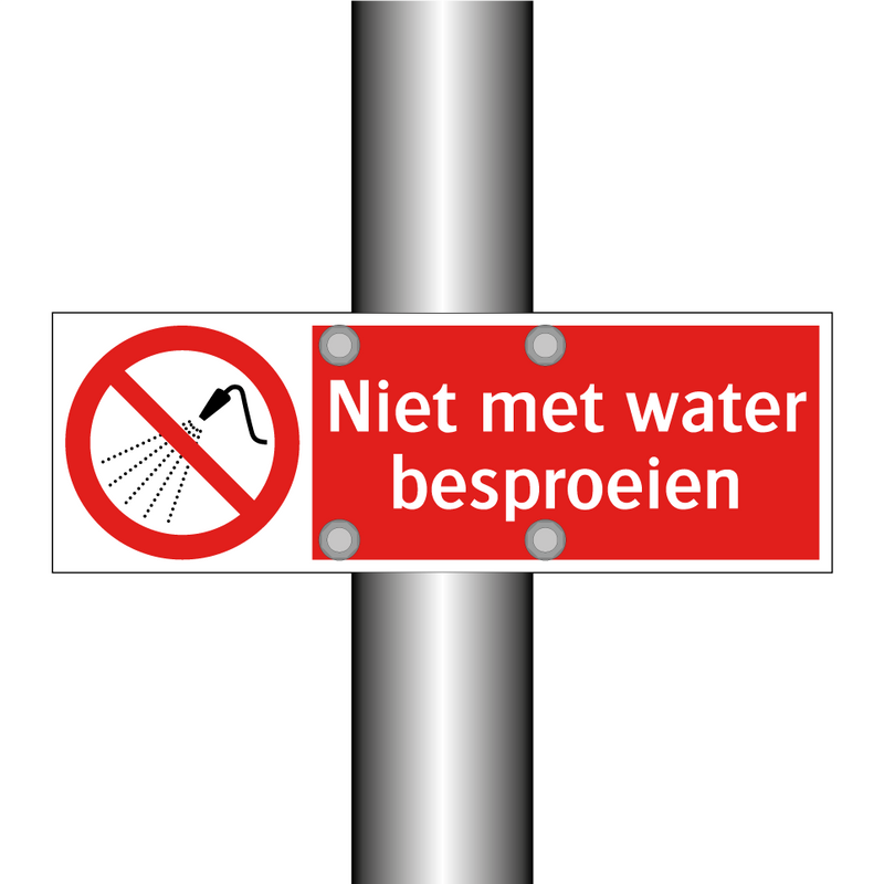 Niet met water besproeien