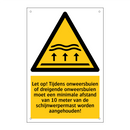 Let op! Tijdens onweersbuien of dreigende onweersbuien moet een minimale afstand van 10 meter van de schijnwerpermast worden aangehouden!
