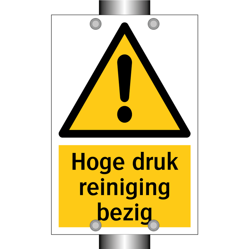 Hoge druk reiniging bezig